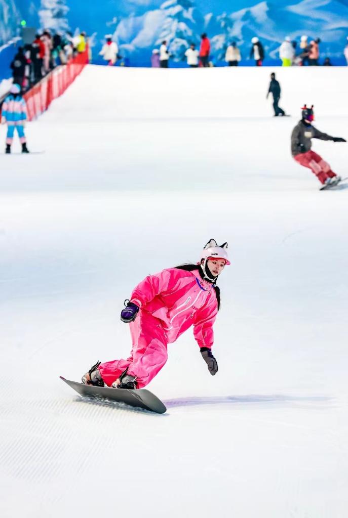 多地現(xiàn)冰雪消費(fèi)“反季熱”，“冷經(jīng)濟(jì)”如何釋放“熱效應(yīng)”？