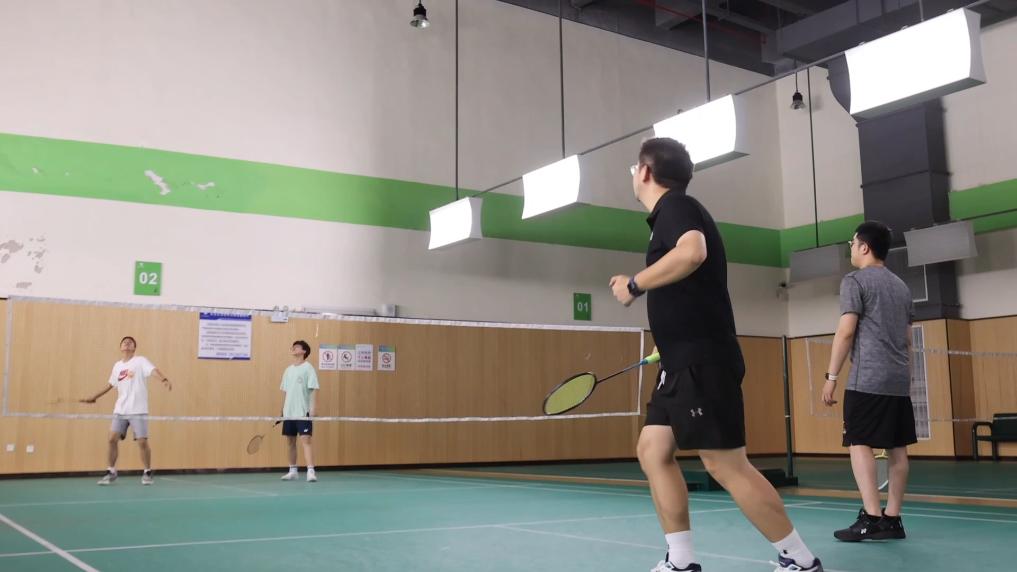 “月薪兩萬塊打不起羽毛球”？——羽毛球集體漲價的背后