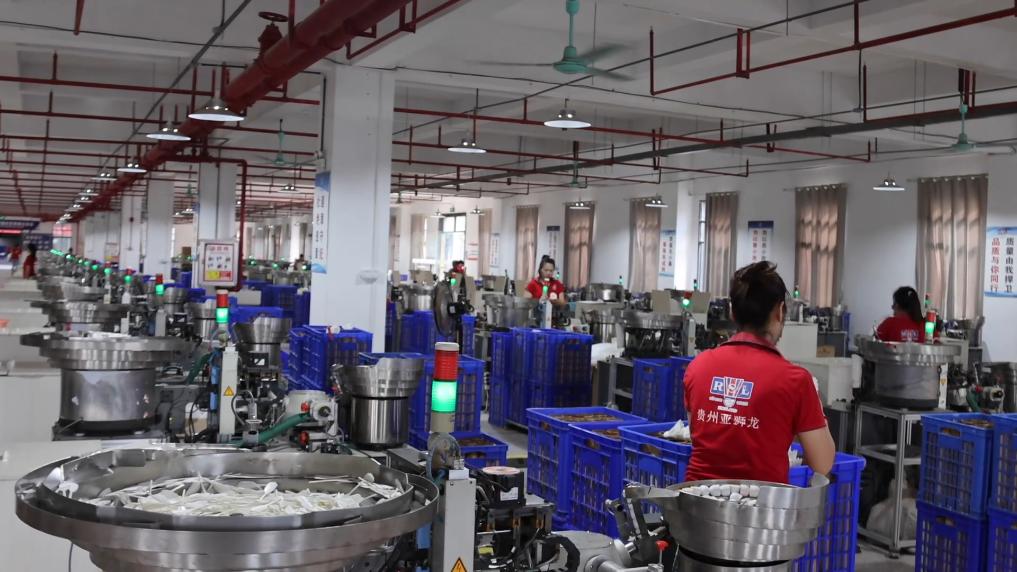 “月薪兩萬塊打不起羽毛球”？——羽毛球集體漲價的背后