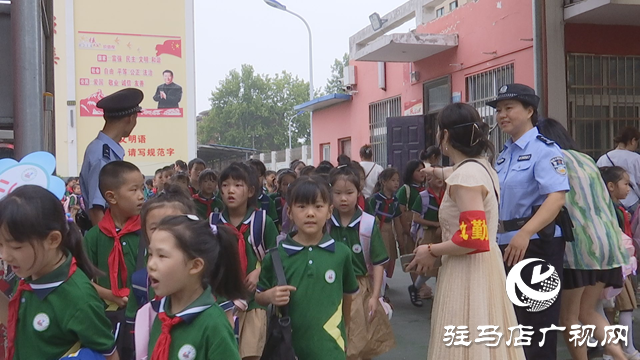 開學(xué)啦！正陽公安護(hù)學(xué)崗準(zhǔn)時(shí)上線