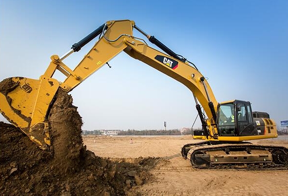 “干活的沒證，有證的不干活”亂象如何破解？