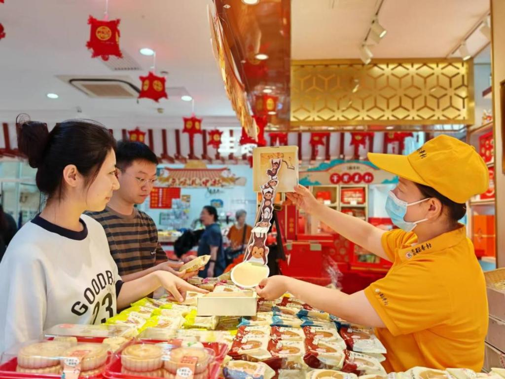 親民價(jià)格的月餅更多了——中秋節(jié)月餅市場見聞