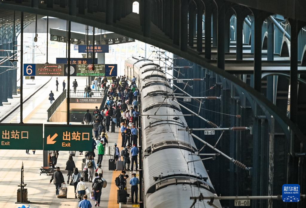 鐵路國(guó)慶黃金周運(yùn)輸拉開帷幕