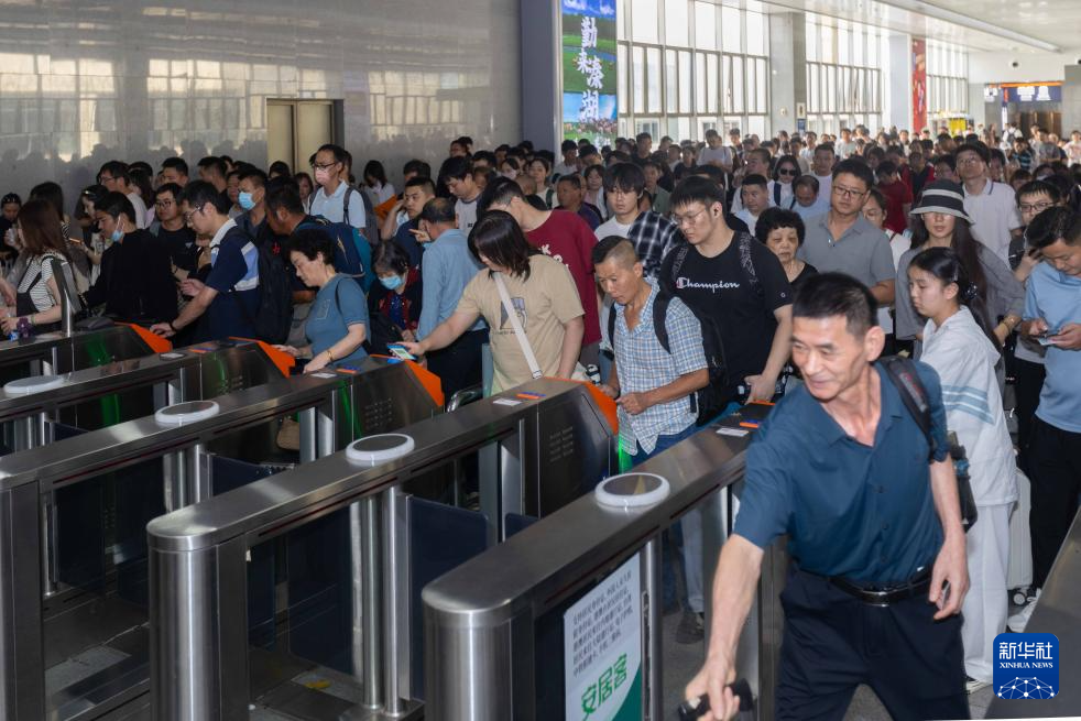 鐵路國(guó)慶黃金周運(yùn)輸拉開帷幕