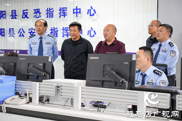 泌陽縣委副書記、縣長朱東升國慶節(jié)看望慰問一線工作人員、調(diào)研項目建設(shè)