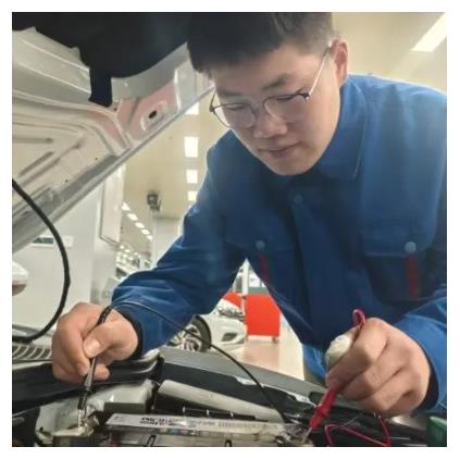 17歲中專生被企業(yè)瘋搶！網(wǎng)友：這才是“金飯碗”