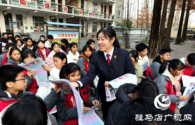 西平縣人民檢察院法治副校長(zhǎng)走進(jìn)專(zhuān)探鄉(xiāng)初級(jí)中學(xué)宣講法治