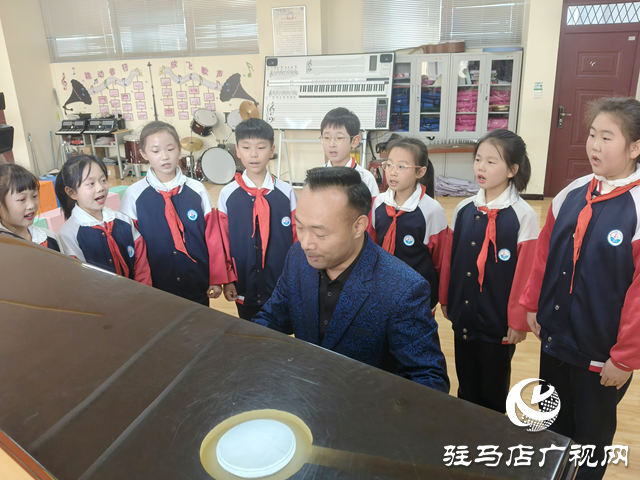 “育”見未來?名師風(fēng)采|李大強(qiáng)：堅守育人初心 以歌為翼育夢飛翔