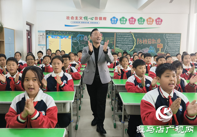 “育”見未來?名師風(fēng)采|李大強(qiáng)：堅守育人初心 以歌為翼育夢飛翔