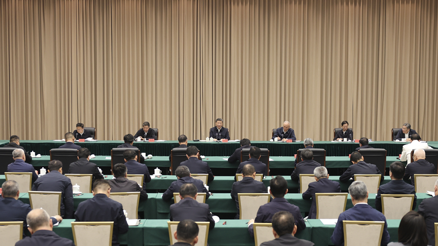 習近平在聽取海南省委和省政府工作匯報時強調 緊緊圍繞建設“三區(qū)一中心”的戰(zhàn)略定位 奮力譜寫中國式現(xiàn)代化海南篇章