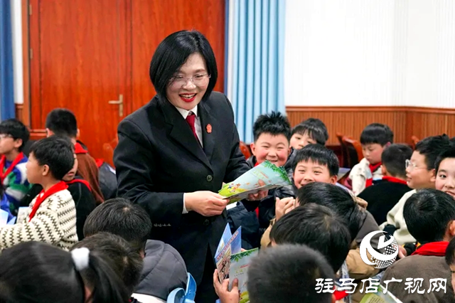 平輿縣人民法院：以法之名 對(duì)校園欺凌說(shuō)“不”