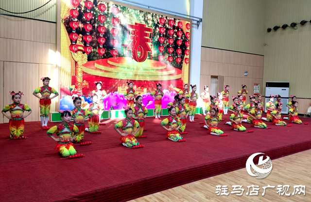 駐馬店市第三十三小學舉行社團匯演