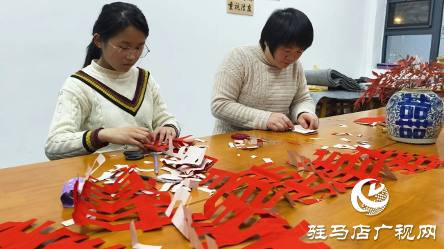 泌陽縣文聯(lián)舉辦2025年剪紙公益課堂，傳承非遺文化