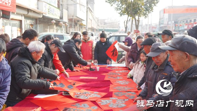 新蔡縣河塢鄉(xiāng)：民俗展演添喜氣 義寫(xiě)春聯(lián)送祝福
