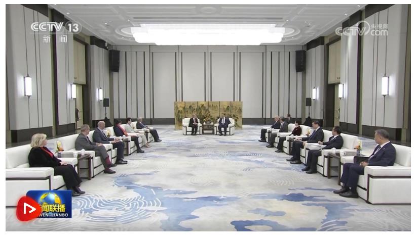 習(xí)近平會見國際奧林匹克委員會主席巴赫