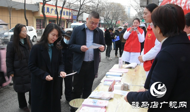 正陽(yáng)縣婦聯(lián)開(kāi)展慶?！叭恕眿D女節(jié)維權(quán)宣傳活動(dòng)