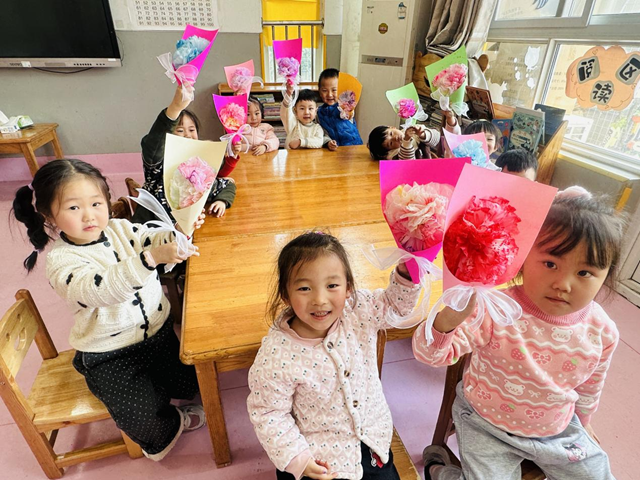 駐馬店市實(shí)驗(yàn)幼兒園開(kāi)展感恩主題教育活動(dòng)