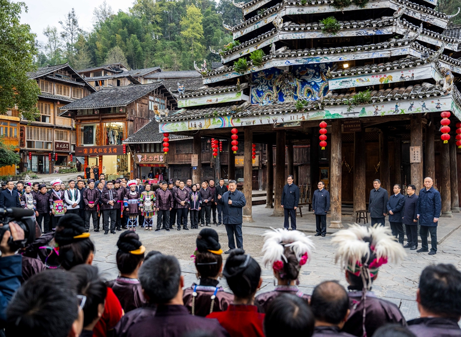 習(xí)近平在貴州考察時強(qiáng)調(diào) 堅(jiān)持以高質(zhì)量發(fā)展統(tǒng)攬全局 在中國式現(xiàn)代化進(jìn)程中展現(xiàn)貴州新風(fēng)采