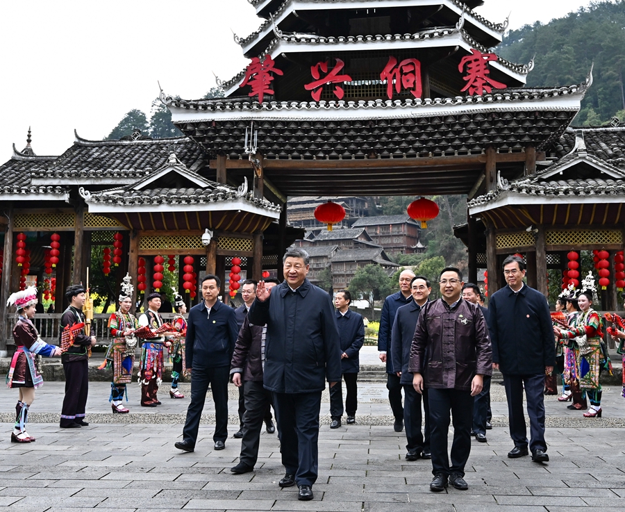 習(xí)近平在貴州考察時強(qiáng)調(diào) 堅(jiān)持以高質(zhì)量發(fā)展統(tǒng)攬全局 在中國式現(xiàn)代化進(jìn)程中展現(xiàn)貴州新風(fēng)采