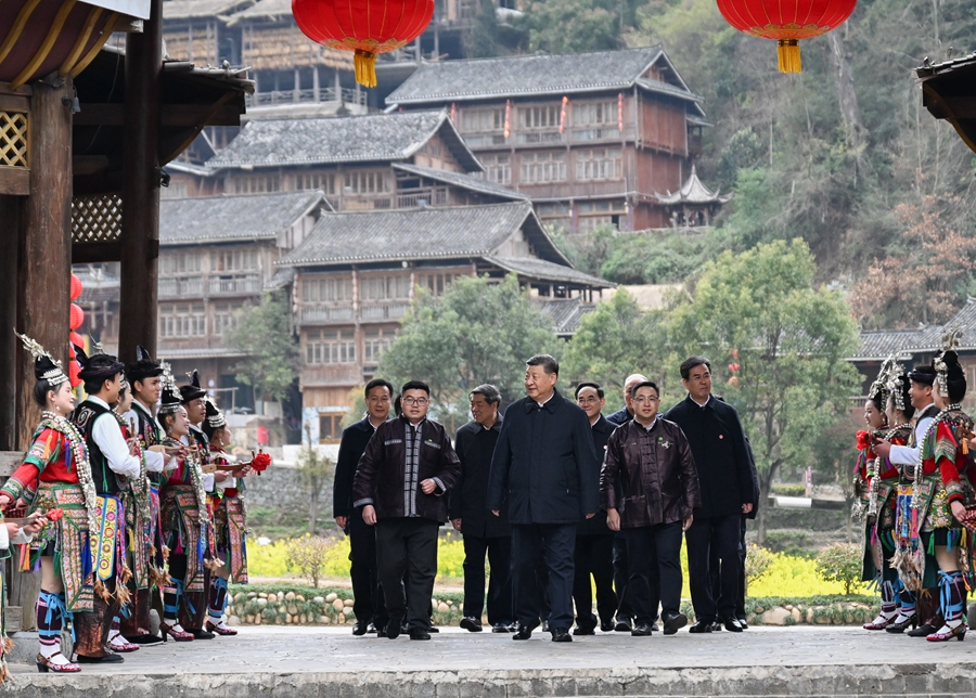 習(xí)近平在貴州考察時強(qiáng)調(diào) 堅(jiān)持以高質(zhì)量發(fā)展統(tǒng)攬全局 在中國式現(xiàn)代化進(jìn)程中展現(xiàn)貴州新風(fēng)采