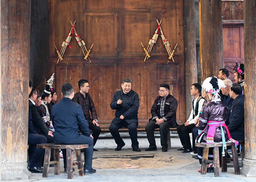 習(xí)近平在貴州考察時強(qiáng)調(diào) 堅(jiān)持以高質(zhì)量發(fā)展統(tǒng)攬全局 在中國式現(xiàn)代化進(jìn)程中展現(xiàn)貴州新風(fēng)采