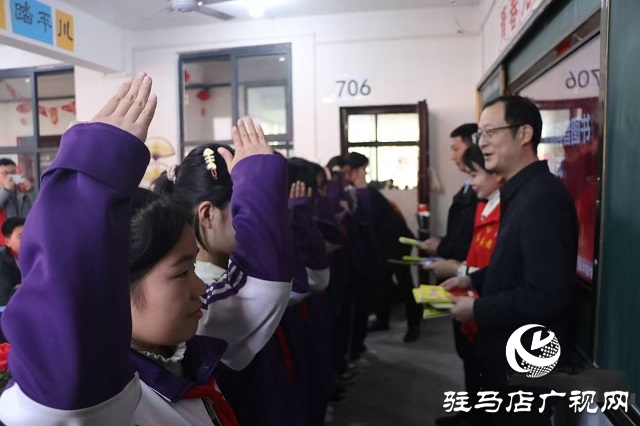  新蔡縣：氣象知識進(jìn)校園 點(diǎn)燃科學(xué)探索熱情