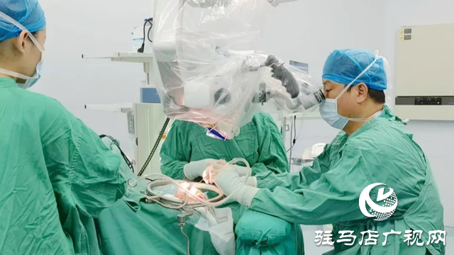 長期熬夜刷手機引爆顱內炸彈！男子突發(fā)腦動脈瘤破裂險喪命