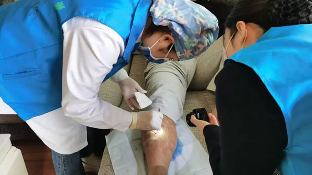  “豫健護(hù)理到家”解決患者換藥難題，上門護(hù)理暖人心