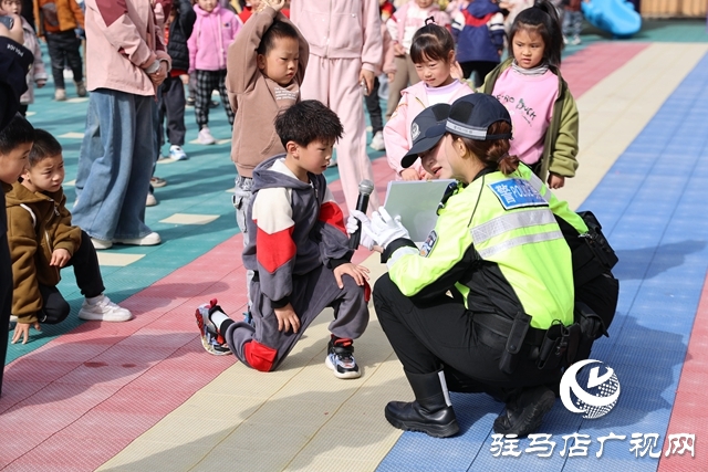 交警萌娃童行學(xué)安全！全國安全教育日護(hù)航幼兒成長