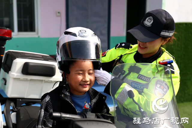 交警萌娃童行學(xué)安全！全國安全教育日護(hù)航幼兒成長