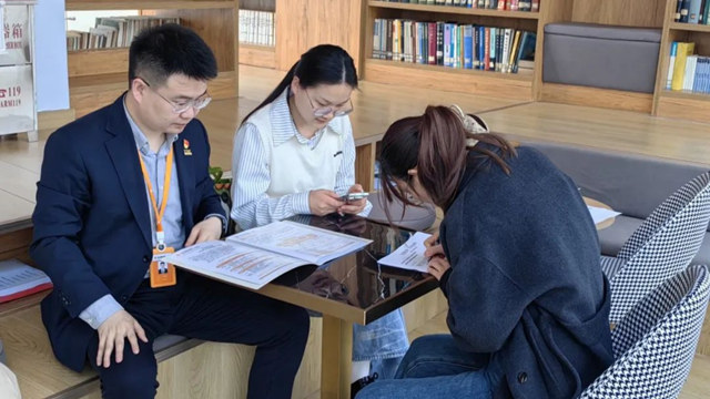 駐馬店市中心醫(yī)院開展“跟黨奮進(jìn)新征程，巾幗建功新時(shí)代”繽紛三月系列活動(dòng)