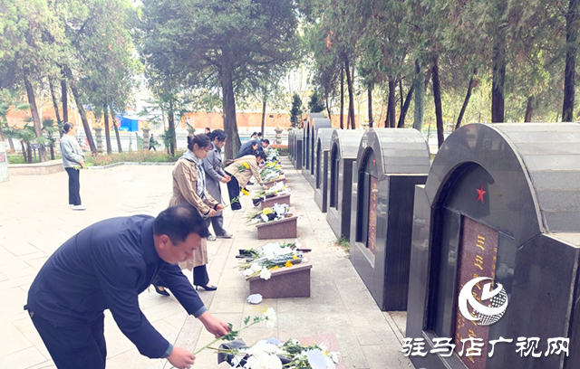 泌陽縣委宣傳部組織開展“清明祭英烈”主題活動(dòng)