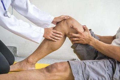 走路膝蓋突然“軟”一下？或許是這些疾病的信號(hào)
