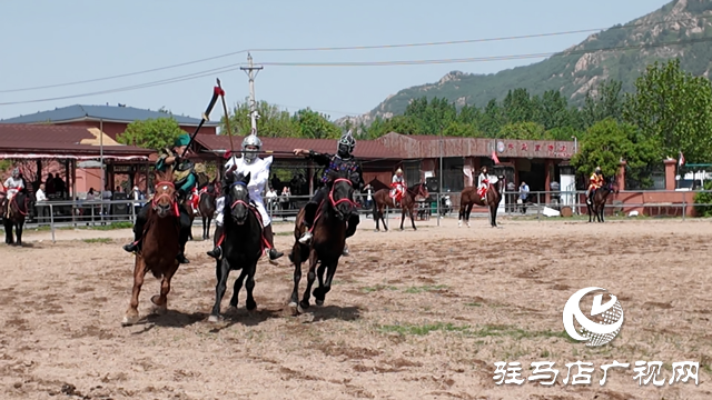 “五一”假期呼朋喚友  游山玩水騎馬露營(yíng) ——泌陽(yáng)縣下碑寺鄉(xiāng)角子山馬術(shù)文化藝術(shù)節(jié)開(kāi)幕