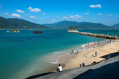 親子套票、二寶打折……“多孩思維”旅游產(chǎn)品受青睞