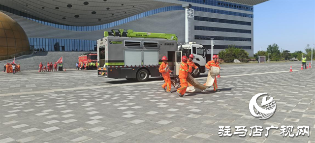  示范區(qū)城管局開展“排水除澇”應(yīng)急演練