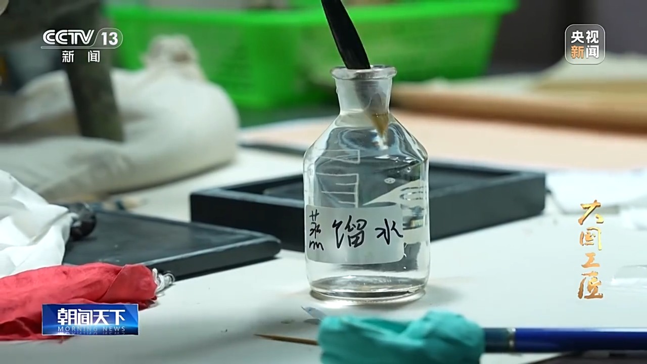 大國工匠·向新而行丨一片甲骨驚天下 她用墨拓讓商王朝的“朋友圈”清晰可見