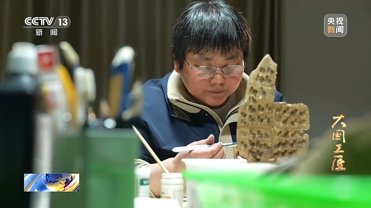 大國工匠·向新而行丨一片甲骨驚天下 她用墨拓讓商王朝的“朋友圈”清晰可見