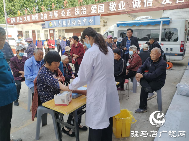 經(jīng)濟(jì)開發(fā)區(qū)賈莊居委會組織開展老年人健康體檢活動