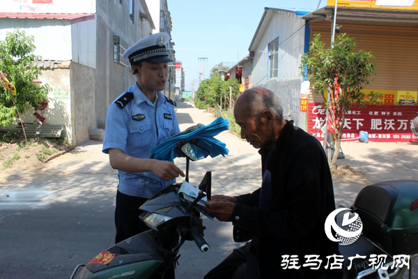 平輿縣公安局交警大隊強化宣傳引導、護航群眾平安出行  
