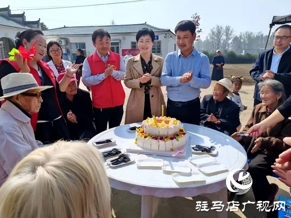 以孝善與活力為筆，繪就鄉(xiāng)村新畫卷 ——專訪平輿縣萬金店鄉(xiāng)土店村支部書記李新立