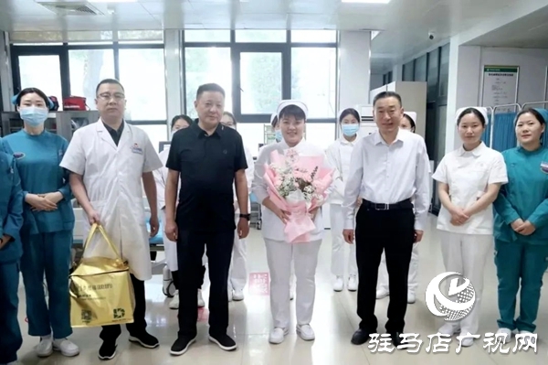平輿縣衛(wèi)健體委、縣人民醫(yī)院“5·12”護(hù)士節(jié)慰問(wèn)一線護(hù)理人員