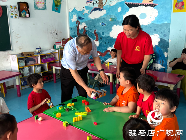 張銀良到上蔡縣看望特殊兒童和托養(yǎng)殘疾人