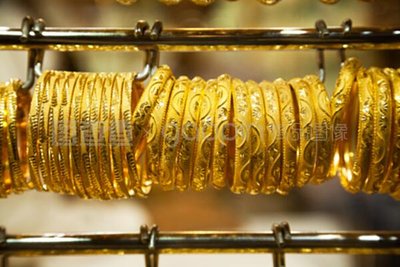今天黃金價(jià)格又跌了 但四大行金條逆市上調(diào)
