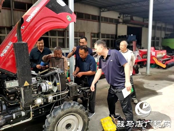 平輿縣：農(nóng)機(jī)檢修忙 備戰(zhàn)迎“三夏”