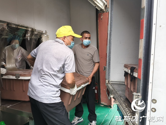 駐馬店市實(shí)驗(yàn)中學(xué)：43名家長化身食品安全守護(hù)者守護(hù)學(xué)生舌尖安全