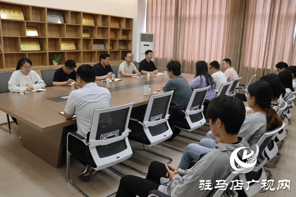 駐馬店職業(yè)技術學院黨委書記蘇新留到人工智能學院聽課調(diào)研