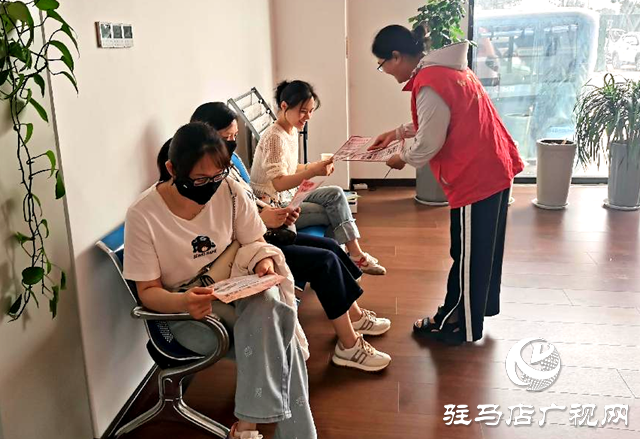 驛城區(qū)東風街道雪松路東段社區(qū)開展“倡移風易俗 樹文明新風”宣傳活動