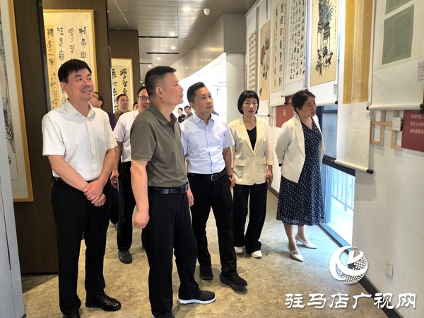 “慶祝中華全國總工會、河南省總工會成立100周年”駐馬店市域工人文化宮聯(lián)盟書畫巡展（平輿站）啟動儀式舉行