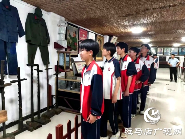 平輿縣第一初級中學學子在摯都民宿文化博物館開展科普教育學習活動 